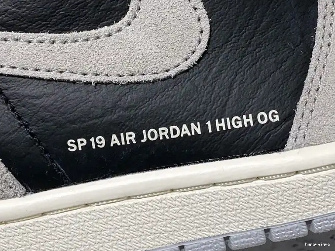 HYPE 555088-018 Jordan OG Air Grey Neutral 1 High Retro 0422